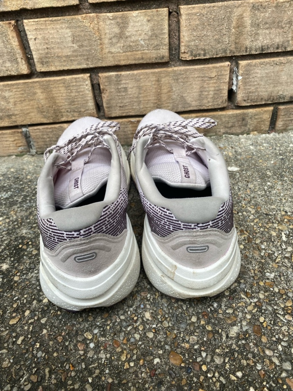 BROOKS Women’s Ghost Max 2 Neutral Running & Walking Tennis Shoe in Size 11 - Picture 5 of 8